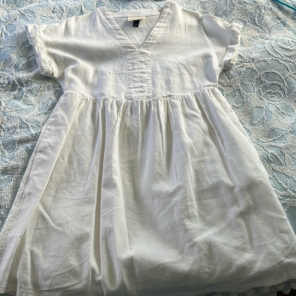 White dress with pockets